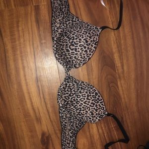 Victoria’s Secret lightly lined t-shirt bra